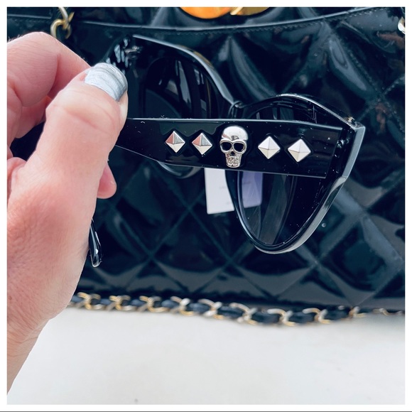 Chic Oversized Cat Eyes Sunglasses - Picture 4 of 5